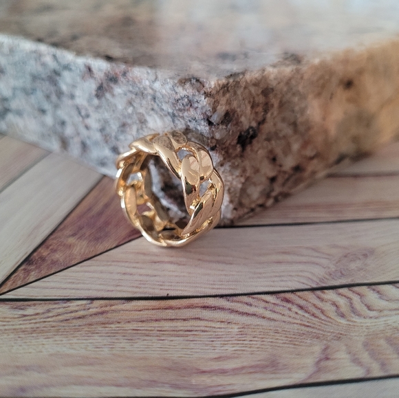 Twist Chainlink Ring ✨️ - Picture 2 of 10